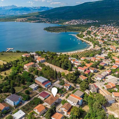 Apartmani Mila Gornji Karin Exterior foto