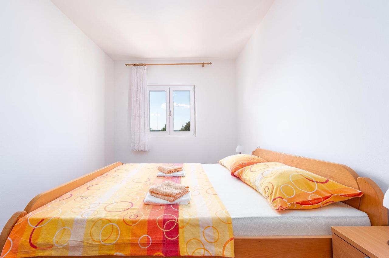 Apartmani Mila Gornji Karin Exterior foto