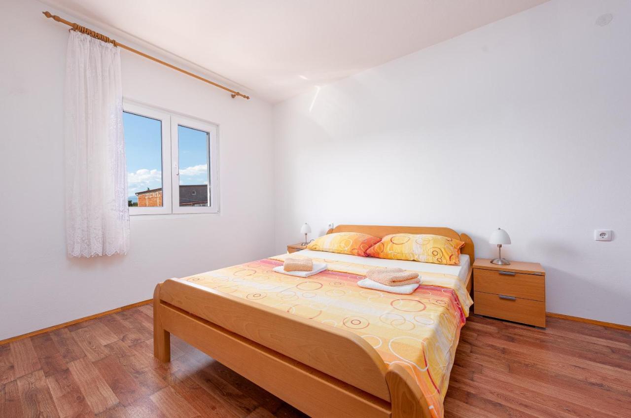 Apartmani Mila Gornji Karin Exterior foto