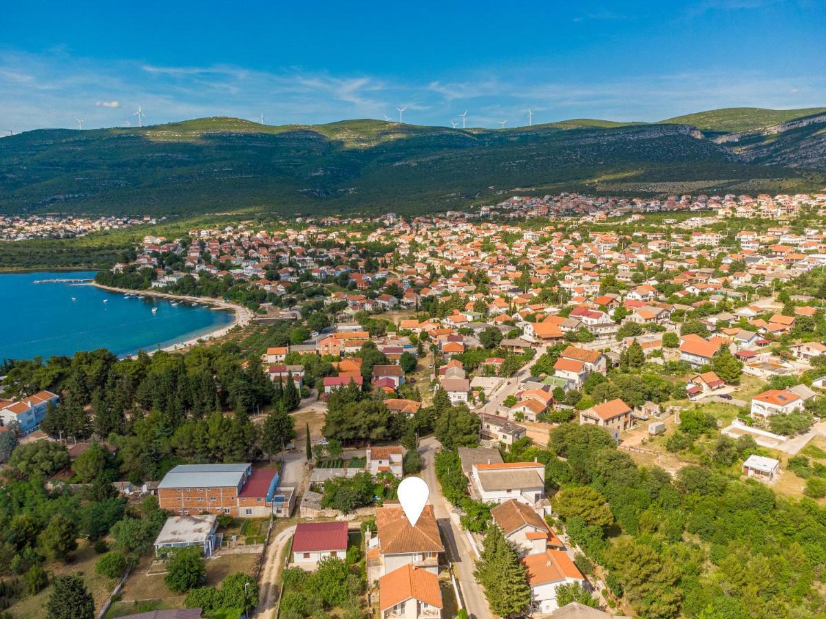 Apartmani Mila Gornji Karin Exterior foto